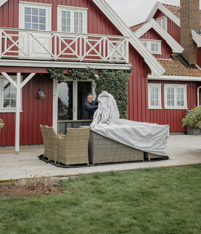 Take care of your outdoor furniture!